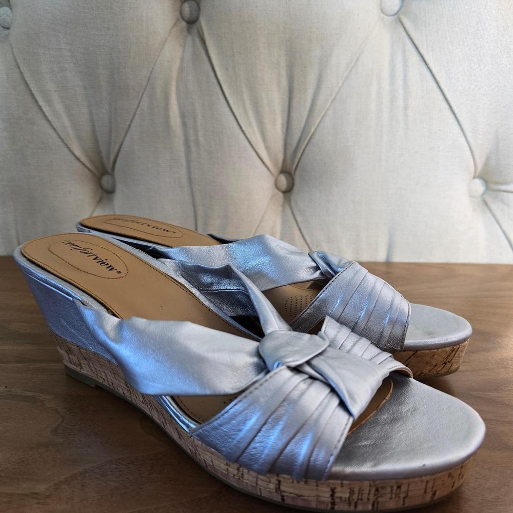 Comfortview silver metallic wedge sandals size 10.5 WW
